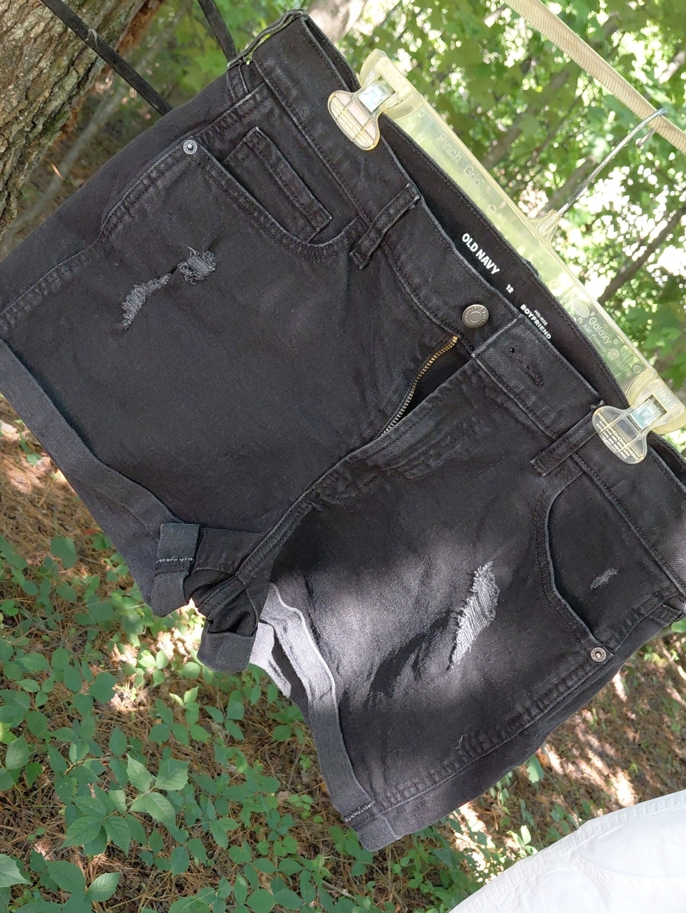 Old Navy Womens Black Slim Distressed Denim Shorts